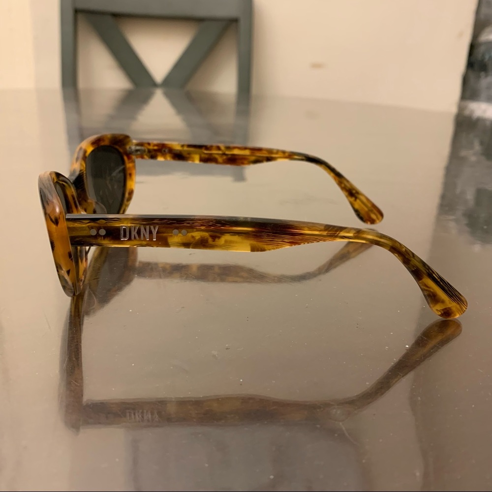 Dkny sunglasses - Picture 9 of 13
